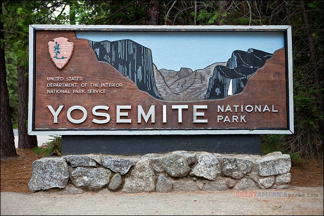 Yosemite Entrance Sign by ezeiza on flickr